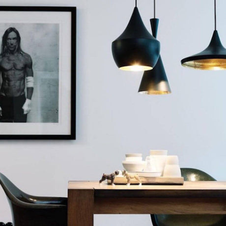 Tom Dixon Beat Trio LED Pendelleuchte 3er Ø 68cm in stilvollem Ambiente mit moderner Einrichtung.