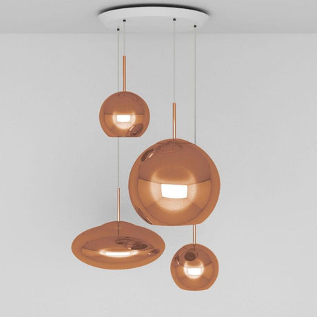 Tom Dixon Copper Round 4er Mobile Ø 95cm mit hochreflektierender Oberfläche und warmem Schimmer.