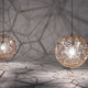 Tom Dixon Etch Web Effekt Pendelleuchte Ø 60cm mit geometrischer Struktur und Lichtreflexionen