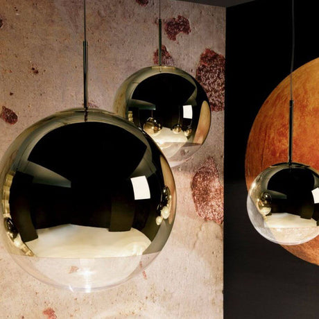 Tom Dixon Mirror Ball 5er Hängelampe in Chrom-Optik, moderne Pendelleuchten für stilvolle Innenräume.