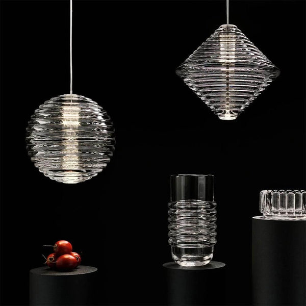 Tom Dixon Press Cone Glas-Pendelleuchte aus geripptem Klarglas, konische Design-Hängelampe mit markanter Struktur