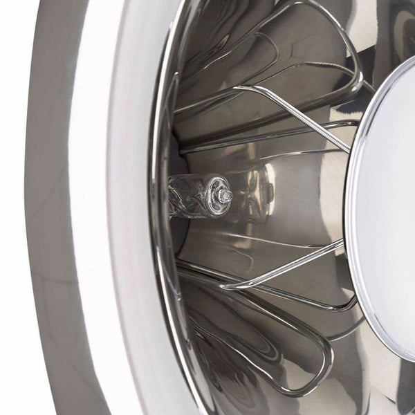 Tom Dixon Void Wandleuchte verspiegelt Ø 30cm Detailansicht des doppelwandigen Schirms aus Metall.