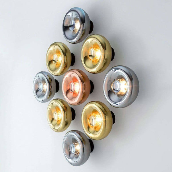 Tom Dixon Void Wandleuchte verspiegelt Ø 30cm an der Wand montiert, mit doppelwandigem Schirm in verschiedenen Metallen.