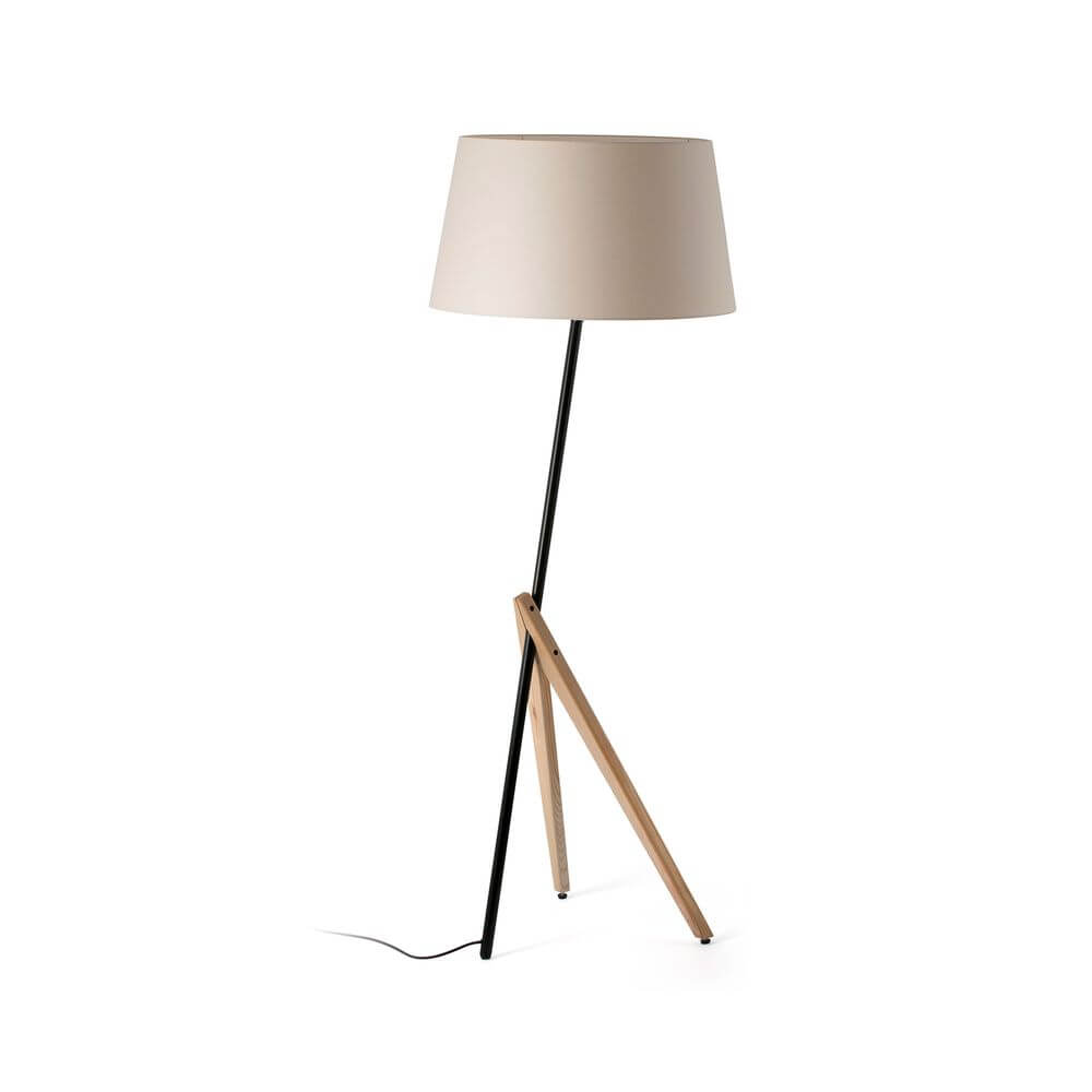 Treewood Stehlampe Esche mit Holz- und Metallstruktur, skandinavisches Design, ideal für große Räume.