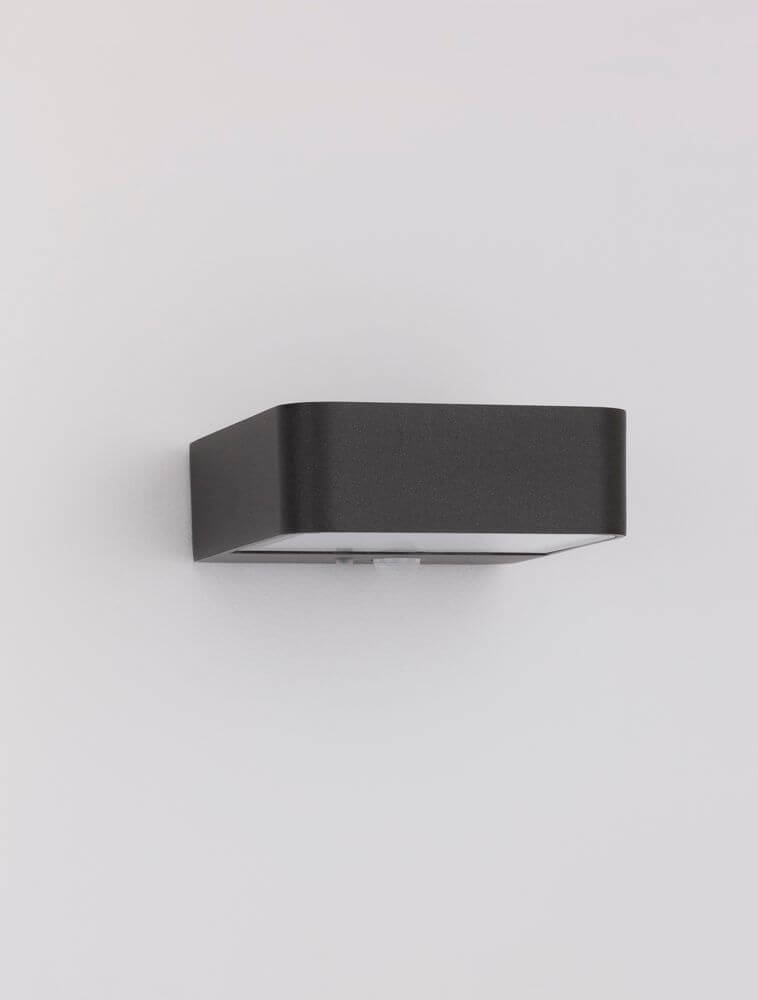 Trendo LED Außenwandleuchte 3000K Anthrazit IP65 in eleganter, zeitgenössischer Design-Optik.