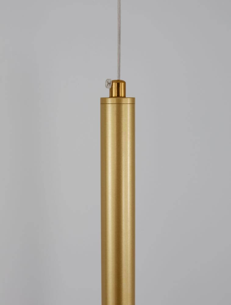 Trimle LED Pendelleuchte H 50cm Ø 2,5cm 3000K in goldener Ausführung, schlichte und elegante Lampenform.