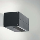 Twin LED Außen-Wandleuchte mit minimalistischen Design und drehbaren Lichtflügeln, IP54, 10W, 600lm.