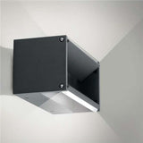 Twin LED Außen-Wandleuchte IP54 in Schwarz, drehbare Lichtflügel für individuelles Lichtdesign.