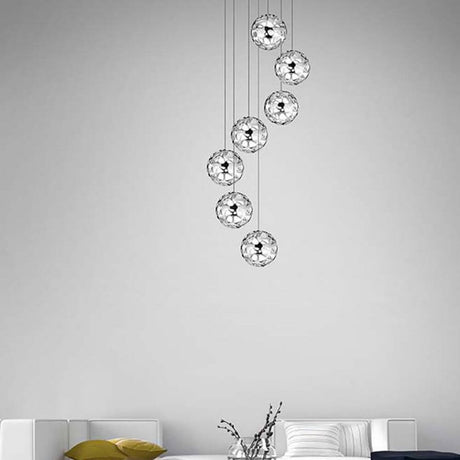 Unita LED Hængelampe med glaskugler 7 x 4, 8W, 3000K i en moderne stue med stilfuld dekoration.