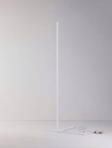 V-Line LED Stehlampe H 140,5cm 13000K