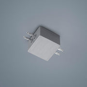 VIGO System Linienverbinder Alu-matt in minimalistischer Bauform auf grauem Hintergrund.