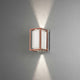 Vale LED Außen Wandleuchte Up & Downlight an einer Wand, Licht strahlt oben und unten.