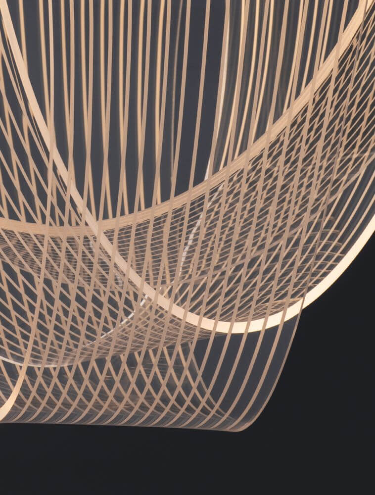 Detailansicht der Valentin LED Pendelleuchte 3000K Gold mit eleganten Linien und sanftem Licht.