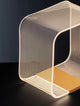 Alt Tag: Valentin LED Tischleuchte Quadratisch 3000K Gold, quadratische dimmbare LED-Tischlampe in Gold, modernes minimalistisches Design