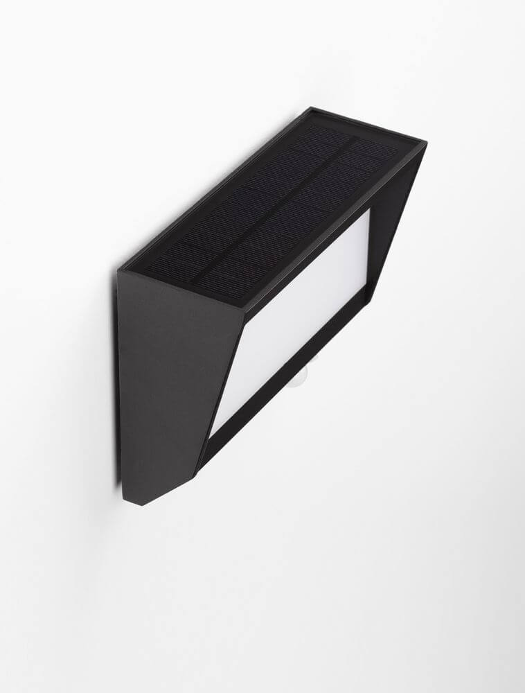 Valor LED Außenwandleuchte 3000K Anthrazit IP65 - moderne Solar-Wandleuchte in Schwarz an der Wand montiert.