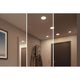 VariFit Areo LED Einbaupanel Ø 23cm mit 3-Stufen-Dimmer Chrom-Matt in einem Eingangsbereich mit warmweißem Licht.