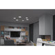 Moderne Wohnraumgestaltung mit Veluna VariFit LED Einbaupanelen, die eine harmonische Beleuchtung schaffen.