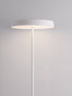 Vetro LED Stehlampe H 136cm Ø 40cm 3000K in elegantem Design mit mattem weißen Finish.