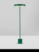 Vetro LED Stehlampe H 136cm Ø 40cm 3000K in elegantem Design mit grüner Aluminium-Oberfläche.