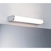 Wandleuchte Arneb IP44 LED 1x9W Chrom Alu Acryl über einem Spiegel montiert, für blendfreies Licht im Bad.