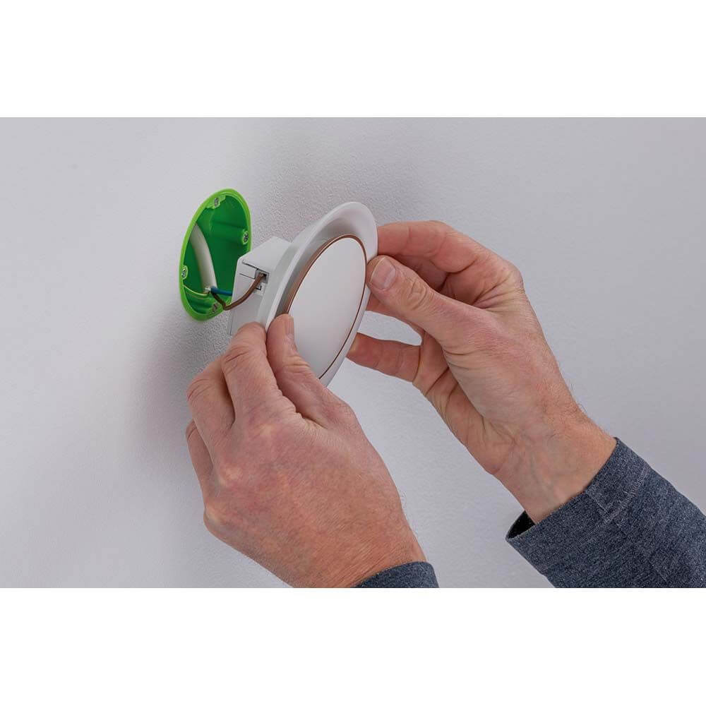 Installation der Wandeinbauleuchte Neordic 2700K Weiß in eine 60mm-Einbaudose