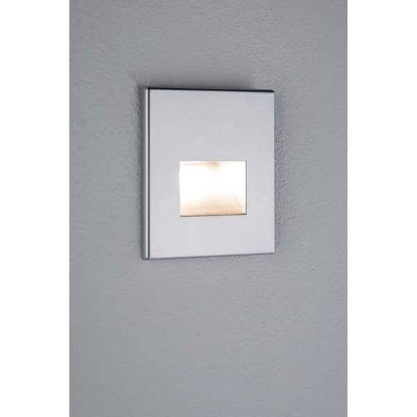 Wandeinbauleuchte LED Edge Quadro Chrom-Matt an grauer Wand montiert