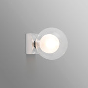 Wandlampe PERLA IP44 Chrom mit klarer Glaskugel und chromatischer Wandhalterung