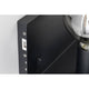 Detailaufnahme der Wandleuchte Devara USB Schwarz mit USB-Anschluss und montierter Halterung.
