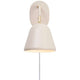 Wandleuchte Fleur 15 in puderfarbenem Beige mit Messingdetails und verstellbarem Lampenkopf.