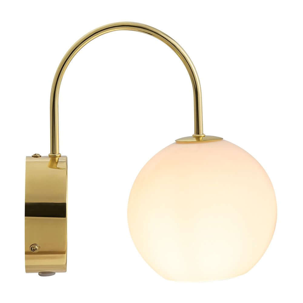 Wandleuchte Franca mit elegantem Design in Messing und weißer Glaskuppel, ideal für Küche oder Flur.