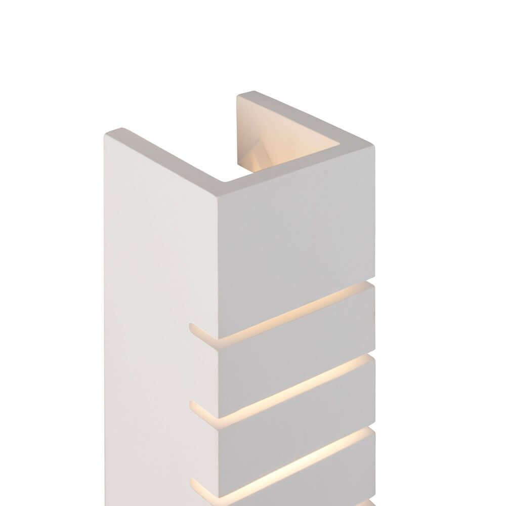Wandleuchte Lancio Square mit modernem Design und diffusen Licht, ideal für gemütliche Atmosphären.