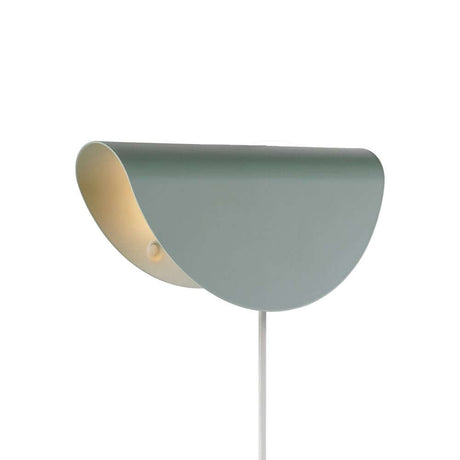Applique murale Model 2110 : applique murale classique au style rétro, arquée, diffuse une lumière indirecte.