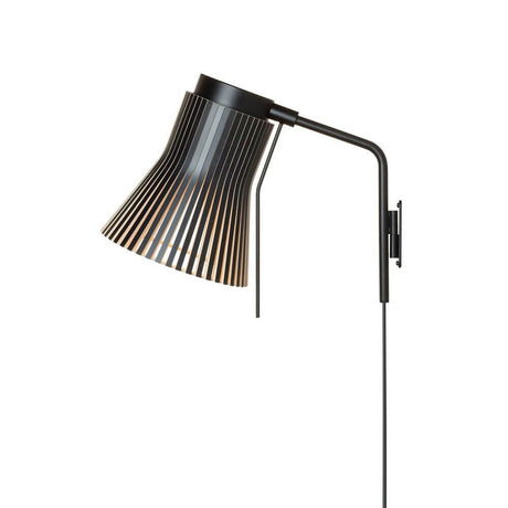 Petite 4630 wall light made of wood Ø 20 cm in modern Scandinavian design with swiveling lampshade.