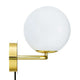 Wandleuchte Shapes mit opalglas und messing, elegantes Design von Maria Berntsen.