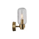 Wandleuchte Tutan IP44 mit klarem Glas und goldenem Metall, ideal für den Innen- und Außenbereich.