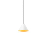 LED Pendelleuchte Shiek in Weiß und Goldfarben, ideal für den Esstisch.