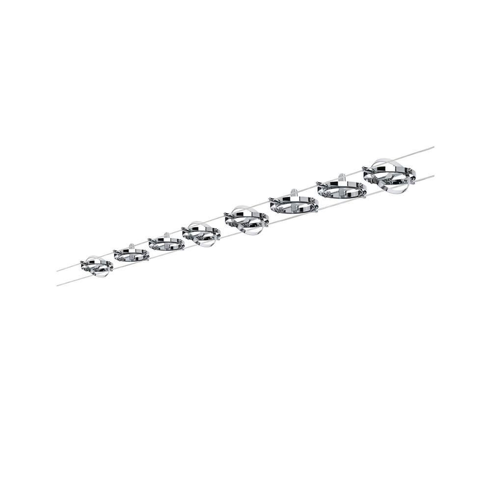 Wire System Cardan max 8x10W GU5,3 Chrom 12V 80VA mit mehreren Spotköpfen an einem Seil installiert.