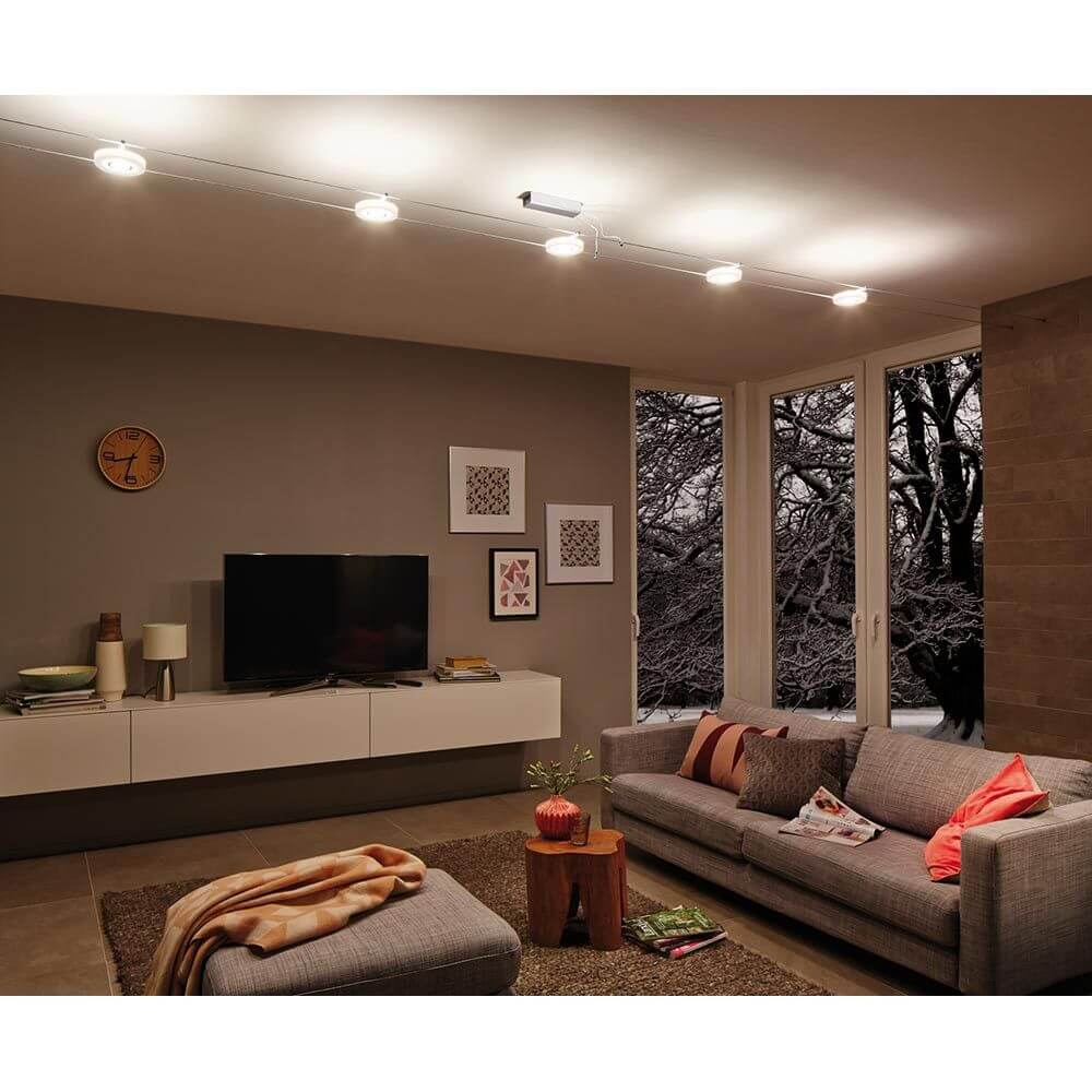 Wire Systems DC Set DiscLED I 5x4W Chrom Satin 12V DC 30VA in einem modernen Wohnzimmer.