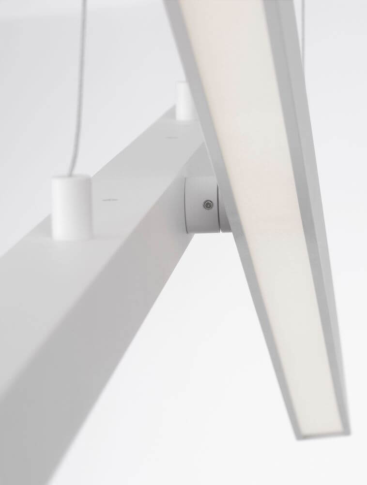 Detailansicht der X-Line LED Pendelleuchte, weiße elegante Leuchte mit moderner Gestaltung.