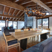 XXL Rothirsch LED Geweihlampe 160 x 90cm für Chalet über Esstisch im rustikalen Wohnraum