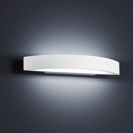 Yona LED Wandleuchte 37, 5cmcm 1980lm Weiß an der Wand mit_diffusem Licht und elegantem Design.