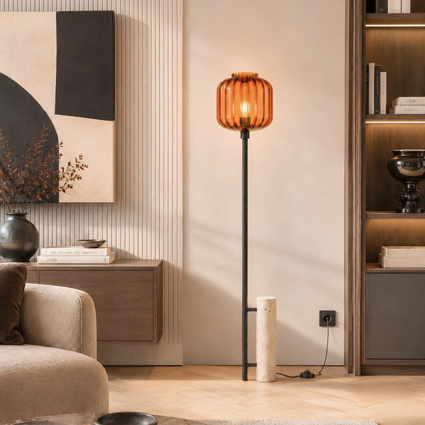 s.luce Velo Stehleuchte Travertin-Stein 180cm Schwarz mit braunem Glas, Ø 20cm, stilvoll im Wohnraum