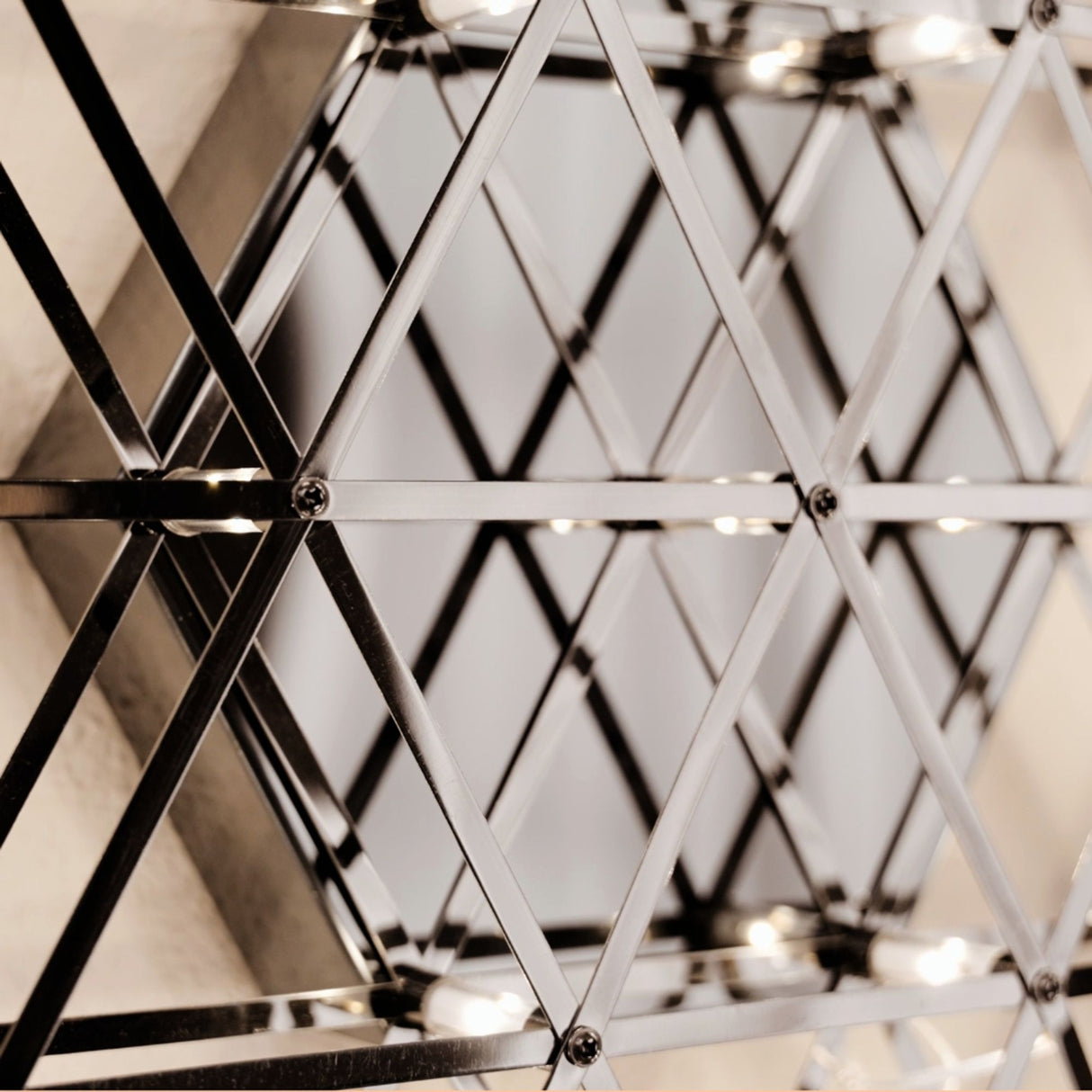 s.luce Atom, lampada angolare a parete e a soffitto con effetto LED