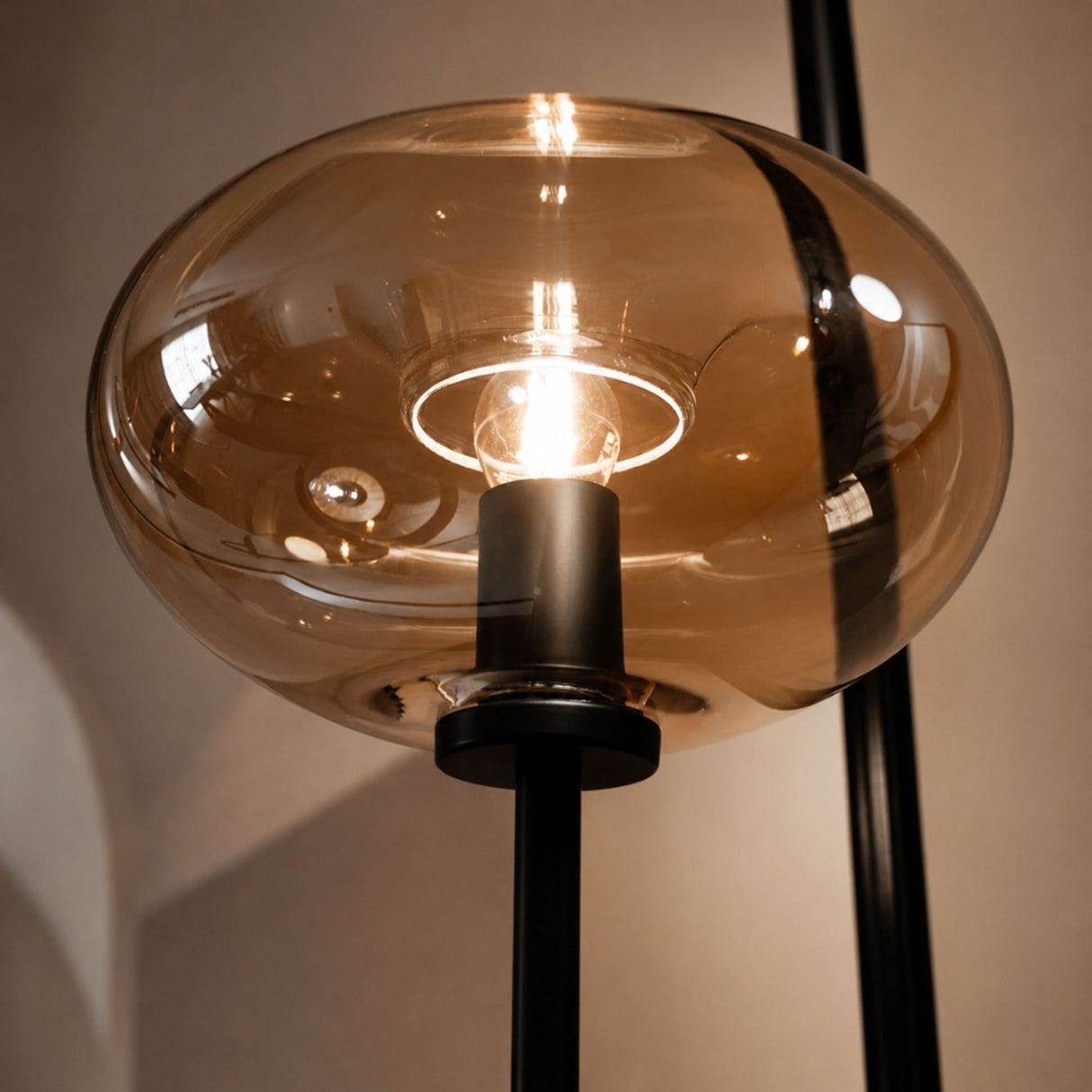 s.luce Cruet gulvlampe i travertinsten 180 cm sort 