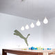 Drop-2XS LED Hängelampe Liquid-Light Weiß in einem modernen Raum mit eleganten Tropfen-Design.