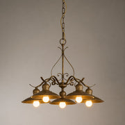 Pendelleuchte Lena 5-flammig Messingfarben, 110 cm hoch, mit antikschwarzem Metall und Goldpatina im rustikalen Stil.