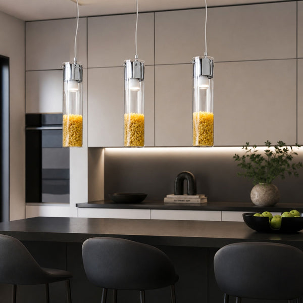 s.luce MyLight Hängeleuchte mit Schauzylinder 40cm über moderner Küche, dekoriert mit Pasta