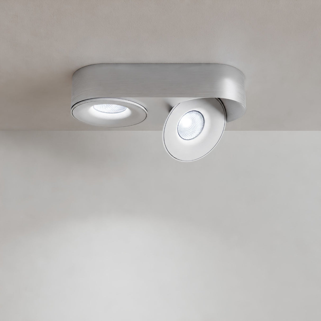 s.luce Santa Duo LED faretto da superficie orientabile e dimmerabile 
