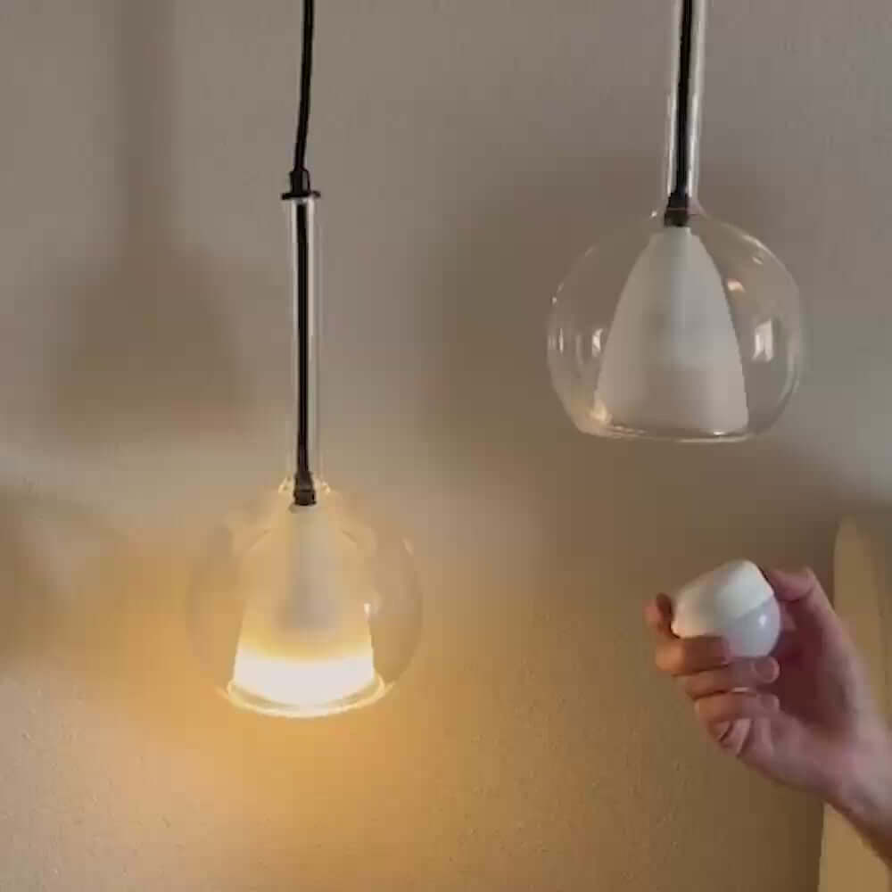 USB-LED-Glühbirne in warm/kalt Licht, abnehmbar, in moderner Pendelleuchte. Ideal für Zuhause und Camping.
