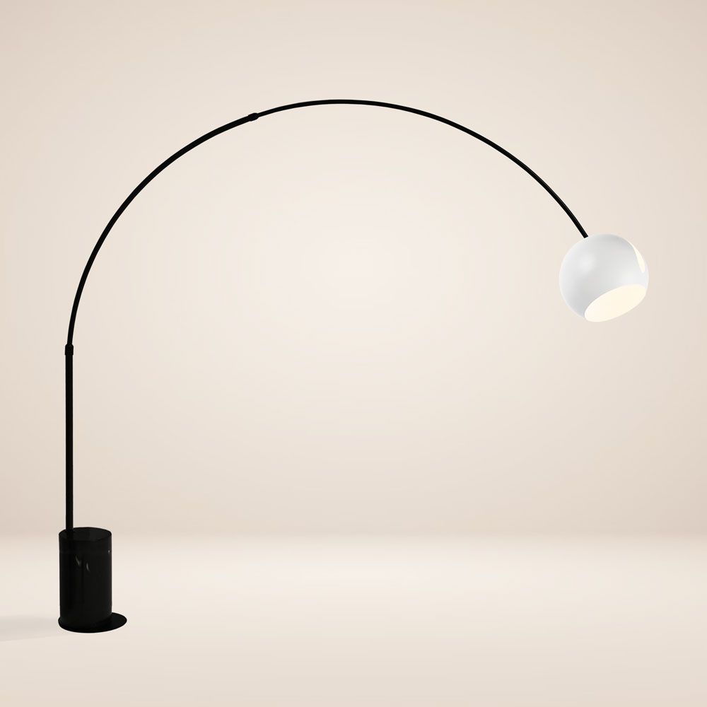 s.luce Lampa łukowa w kształcie kuli z nowoczesną marmurową podstawą